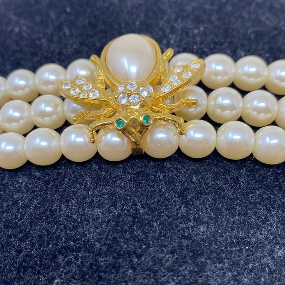 Joan Rivers Collection Triple Strand Faux Pearl Bee Bracelet Rhinestone - Picture 6 of 16